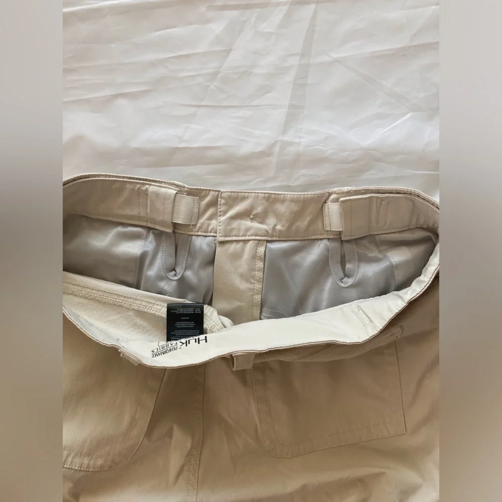 HUK Next Level Performance Fishing Shorts 10.5”Inseam Khaki Tan Cargo Size Large
